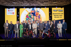 Na zdjęciu znajdują się wszyscy goście na scenie podczas konferencji 4. Tour de Pologne Women w Lubelskim Centrum Konferencyjnym