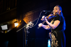 Dorota Kuziela grająca koncert na skrzypcach na Scenie Smaku.