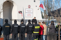 delegacja strażaków podczas uroczystości odsłonięcia tabilicy