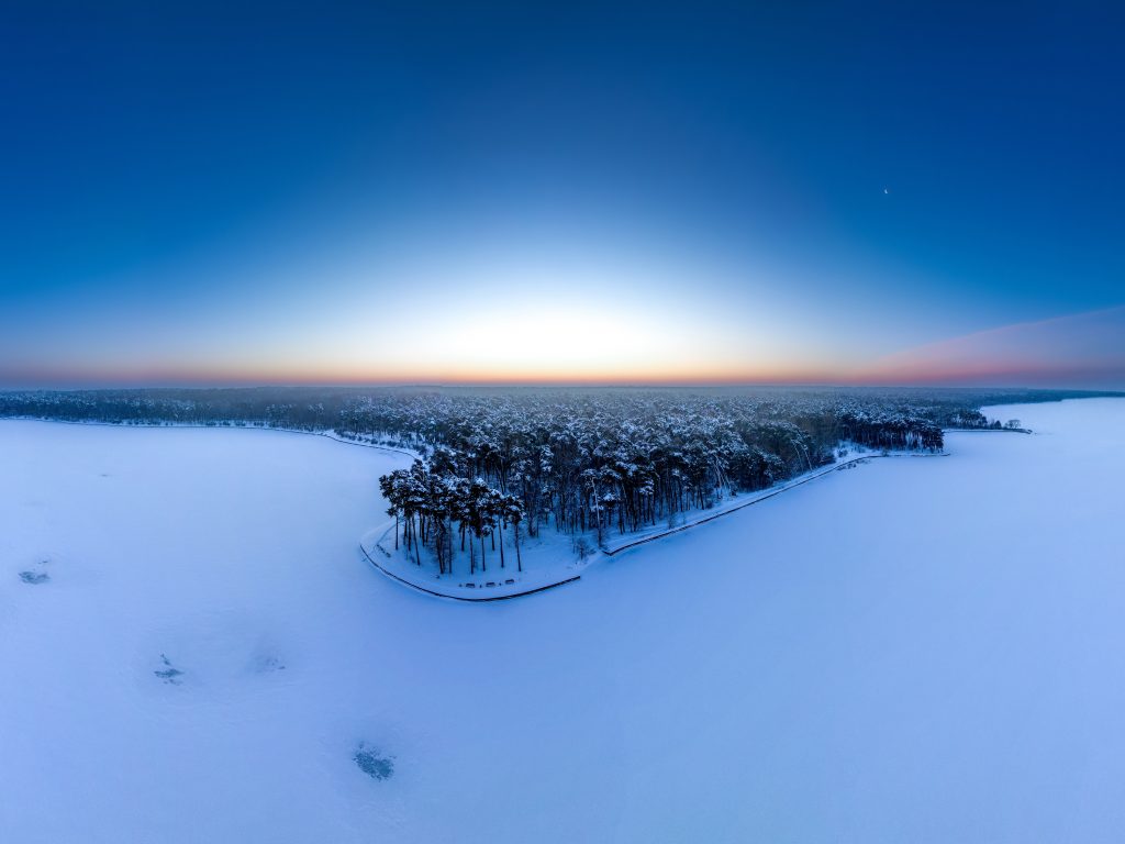 II NAGRODA FOTOGRAFIA ARTYSTYCZNA SZYMON ŁÓJ -Mroźny wschód Słońca nad Zalewem Zemborzyckim