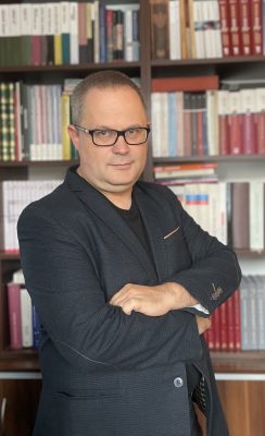 Dr hab. Dariusz Wróbel